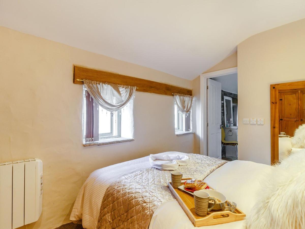 Caner Bach Lodge Bridgend  Zewnętrze zdjęcie